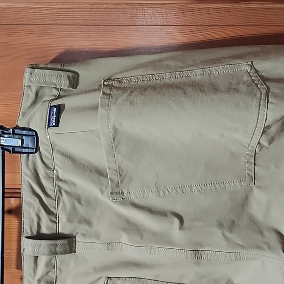 Men's Patagonia pants like new - Picture 8 of 13